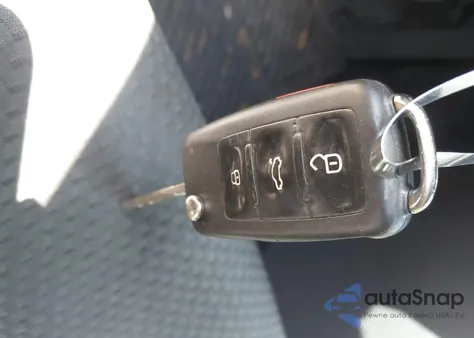 2015 Volkswagen Passat 1.8T S z USA, uszkodzony, nr VIN 1VWAS7A37FC088646